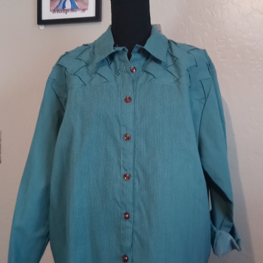 NWT Cascade Blues Women's Button Down Shirt